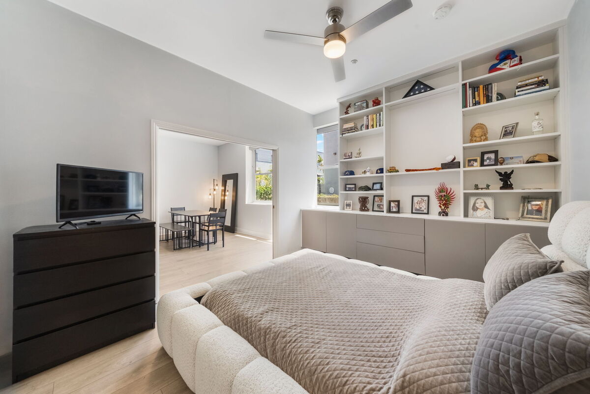 Primary with custom built-ins