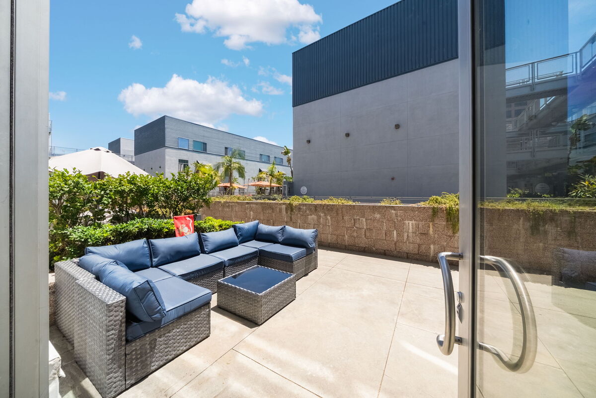 Private patio lounge